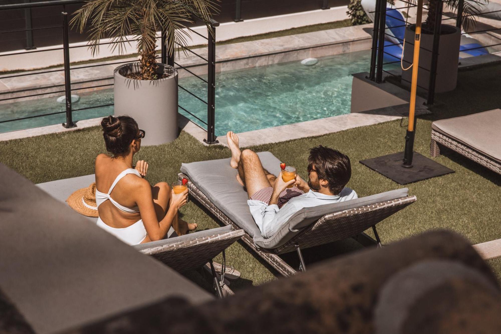 Piscine-jacuzzi-videoprojecteur-clim La Perle Rare Mougins