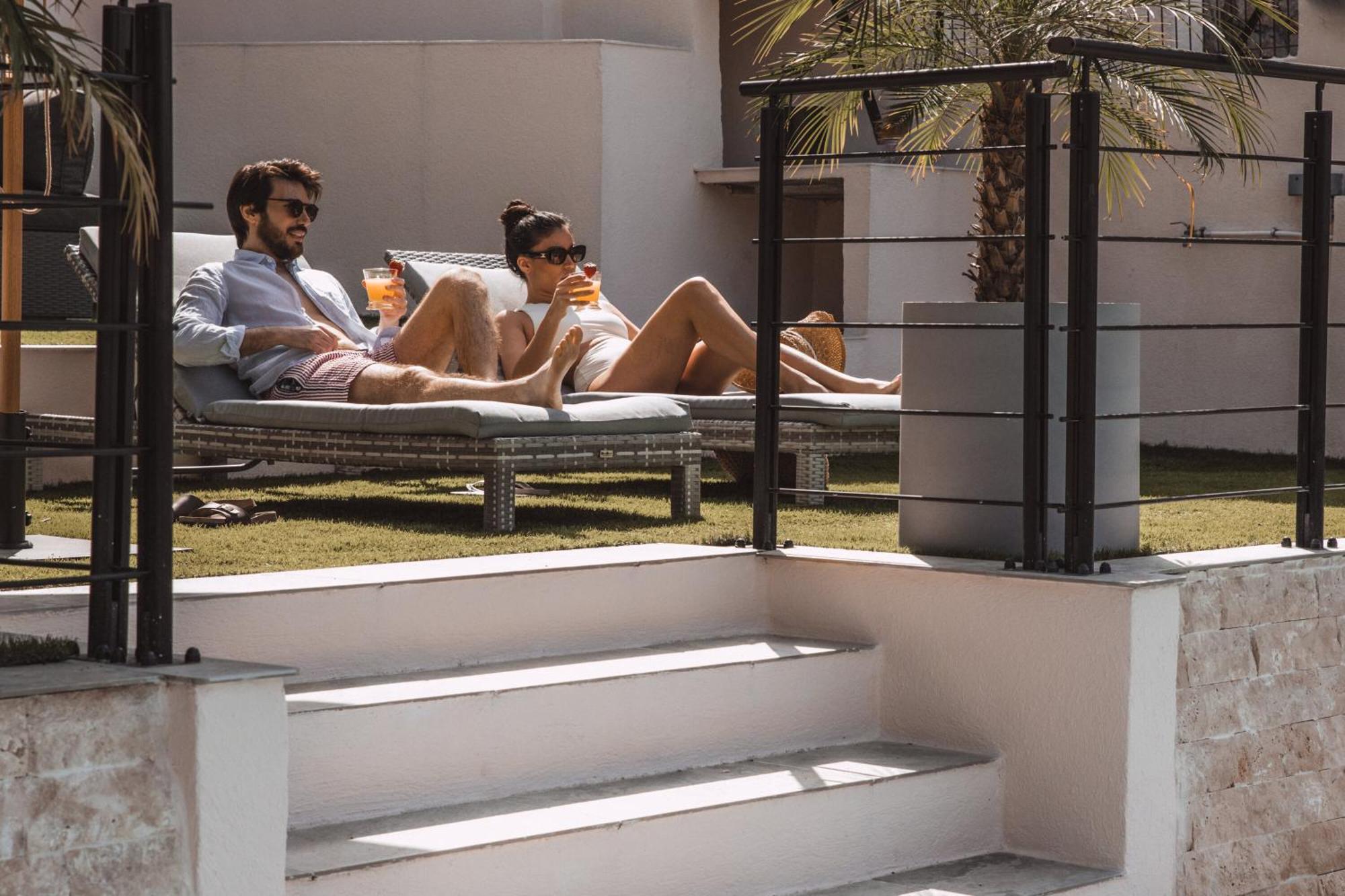 Villa Piscine-jacuzzi-videoprojecteur-clim La Perle Rare Mougins