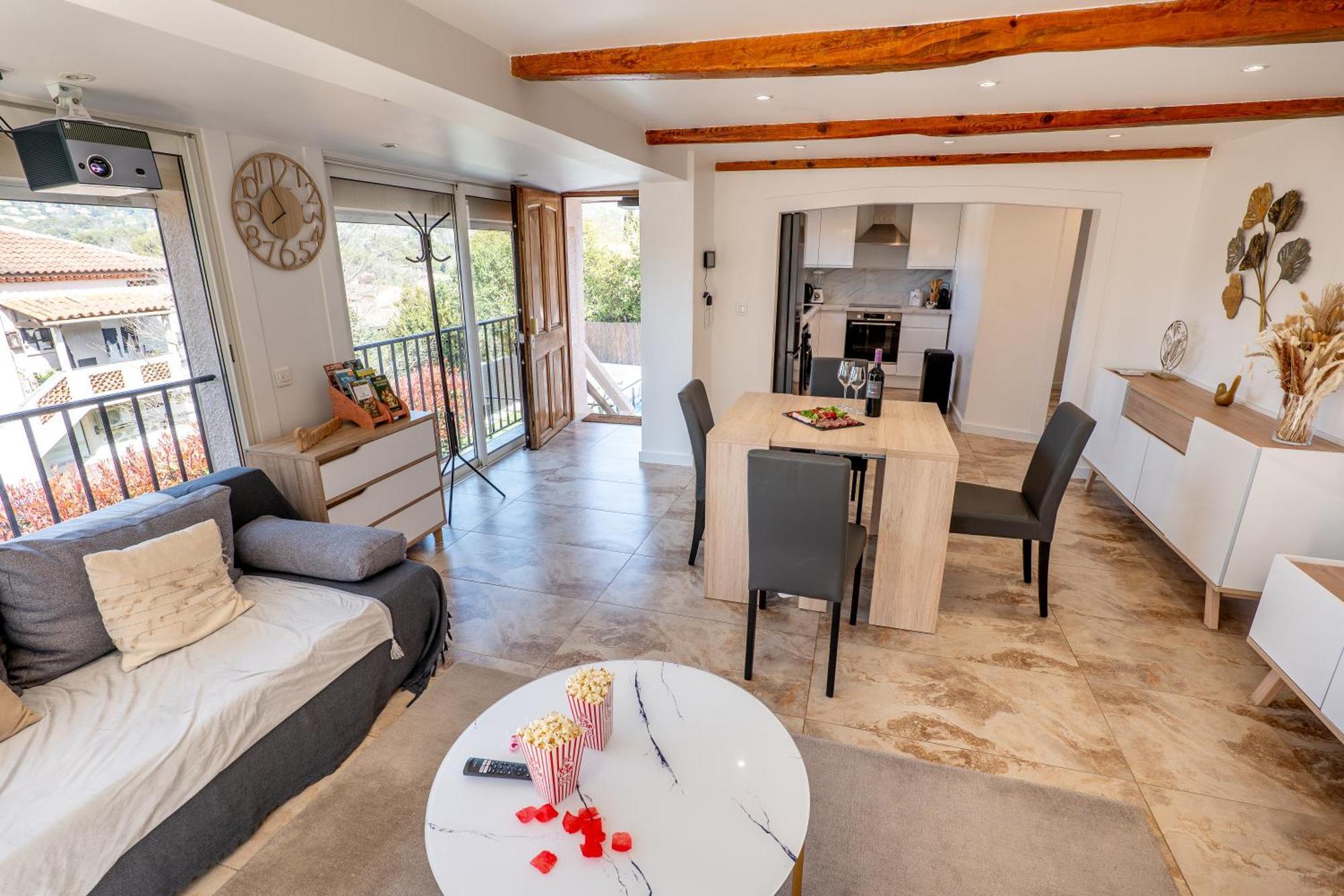 Piscine-jacuzzi-videoprojecteur-clim La Perle Rare Villa *
