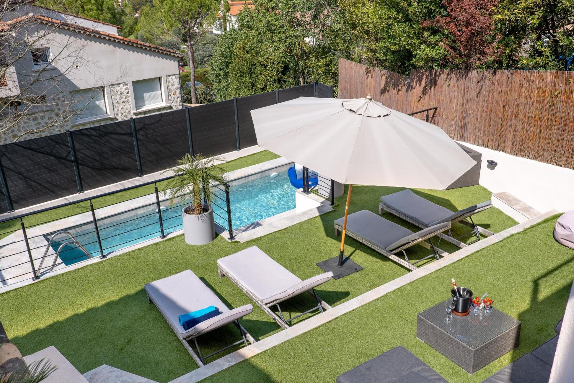 Piscine-jacuzzi-videoprojecteur-clim La Perle Rare Mougins