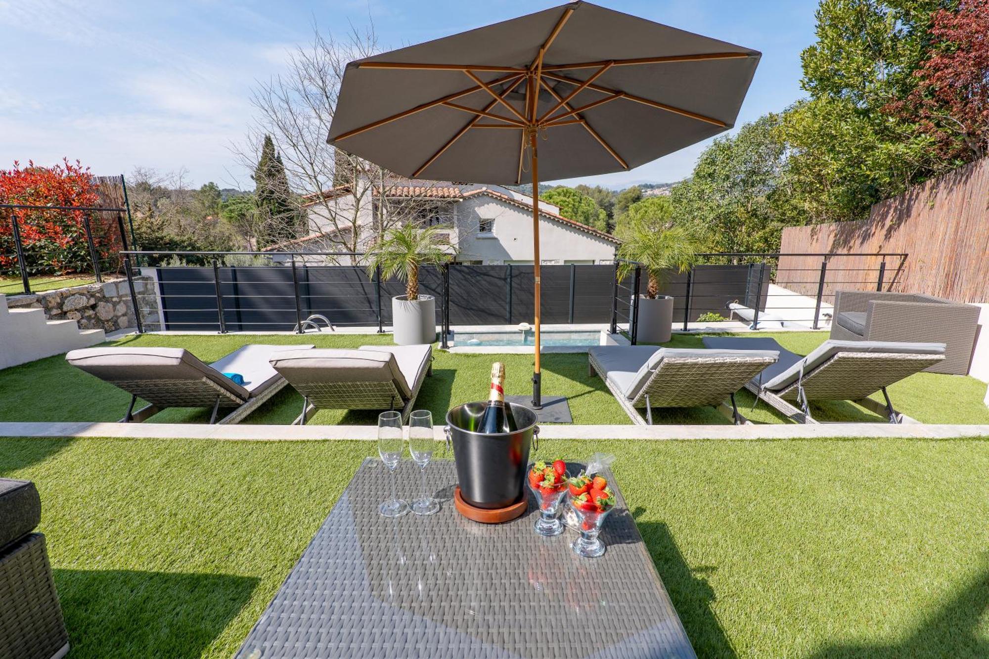 Villa Piscine-jacuzzi-videoprojecteur-clim La Perle Rare *